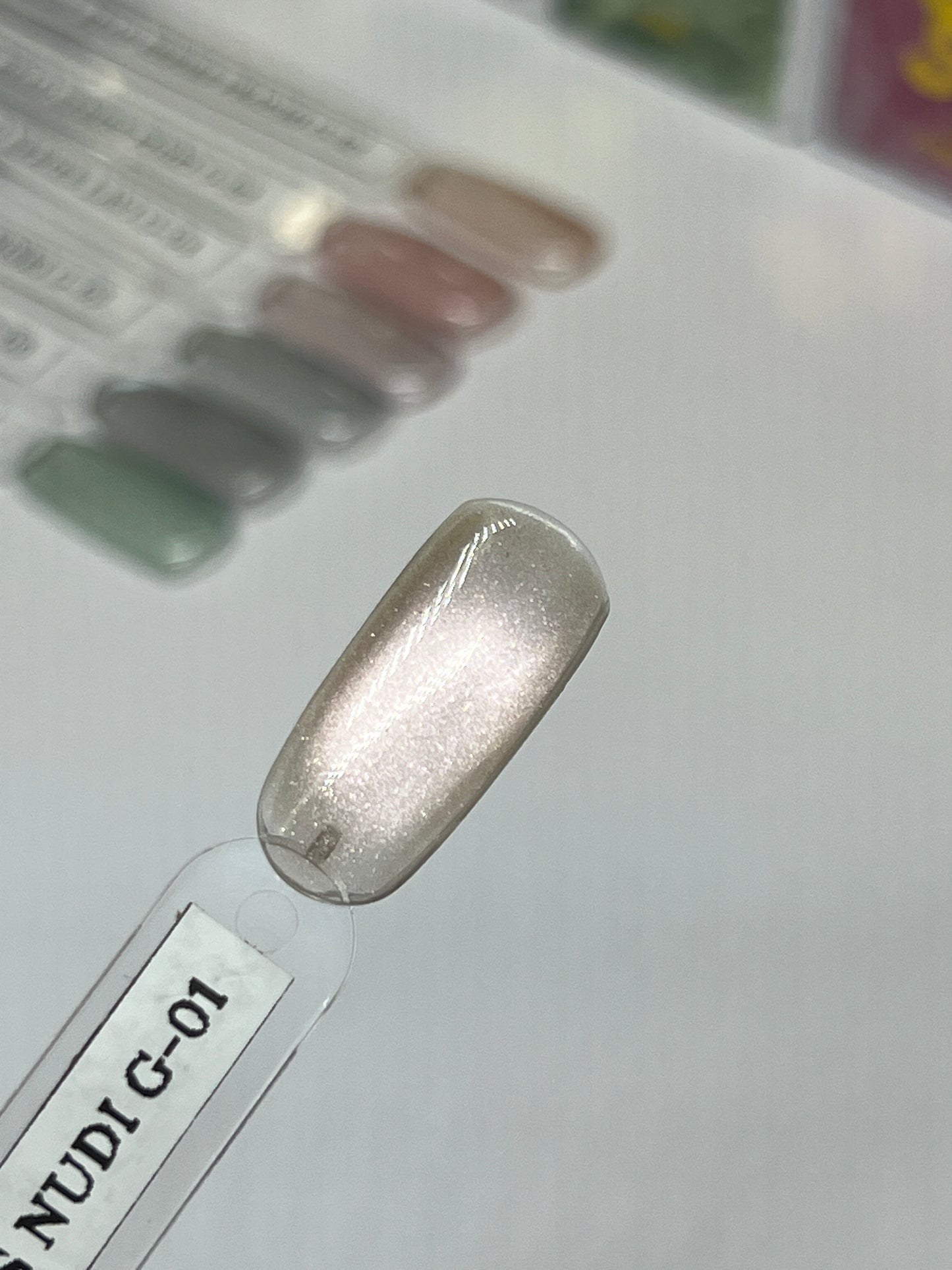 GELLICURE PRO★Cat Eye Gel Glass Bead Series Nudi G-01